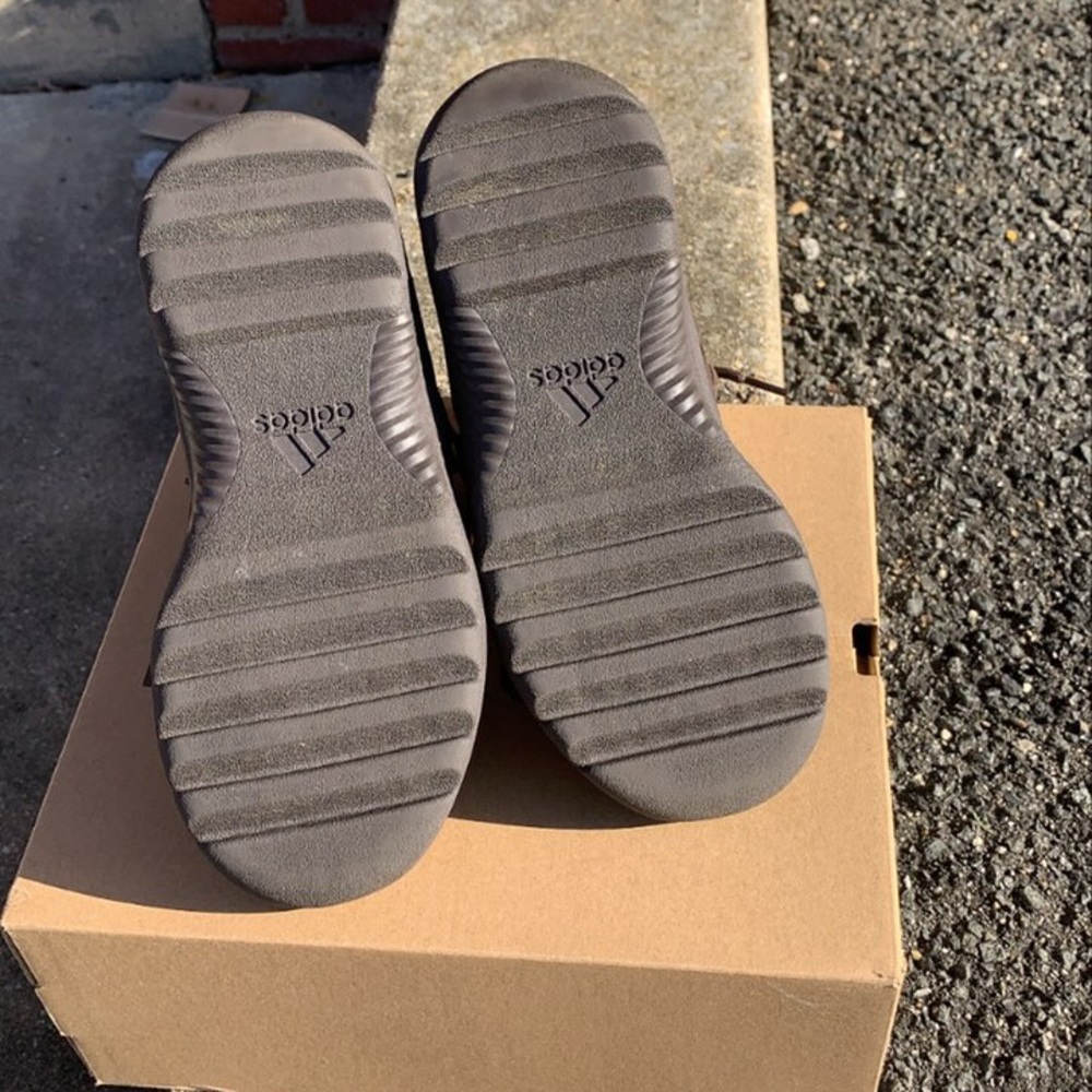 Yeezy desert boots (oil) - Picture 4 of 5